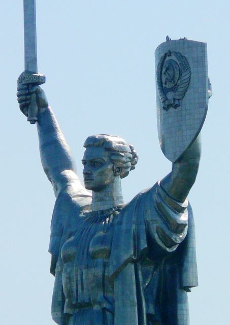 Motherland - Impressive Statue