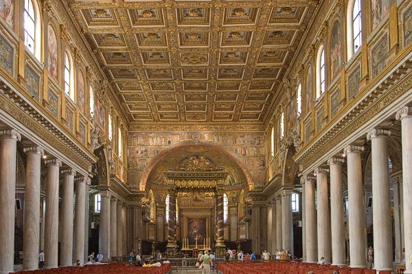 Santa Maria Maggiore Basilica - Santa Maria Maggiore interior view