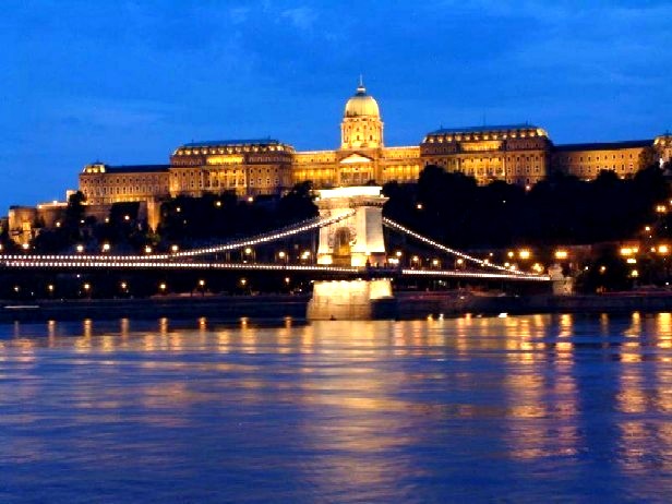 Budapest Royal Palace - Royal Palace and Chain Bridge