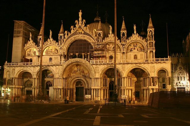 Basilica San Marco - Basilica San Marco view by night