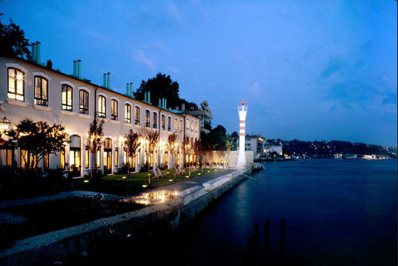 Sumahan Hotel On The Water - Exterior view