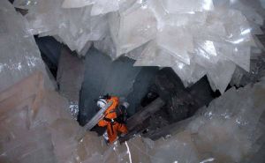  The Crystal Cave of the Giants, Mexico