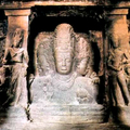 Image Elephanta Caves in Mumbai - The best places to visit in India