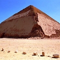 Image The Bent Pyramid - The Best Pyramids in the World